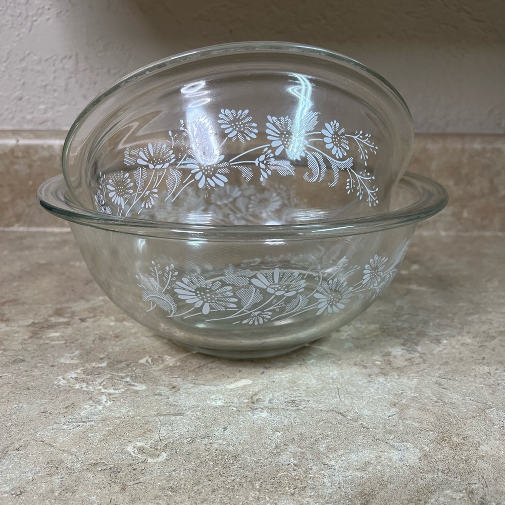 Vintage Clear Glass Pyrex Colonial Mist Mixing Bowl with White Floral Pattern